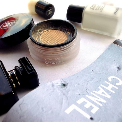 chanel le blanc sheer loose powder